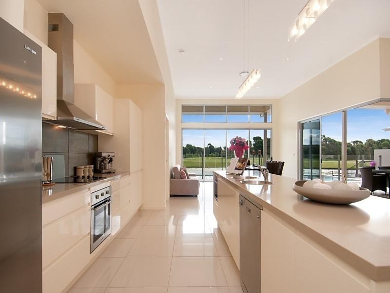 15 Francis Court, Pelican Waters QLD 4551