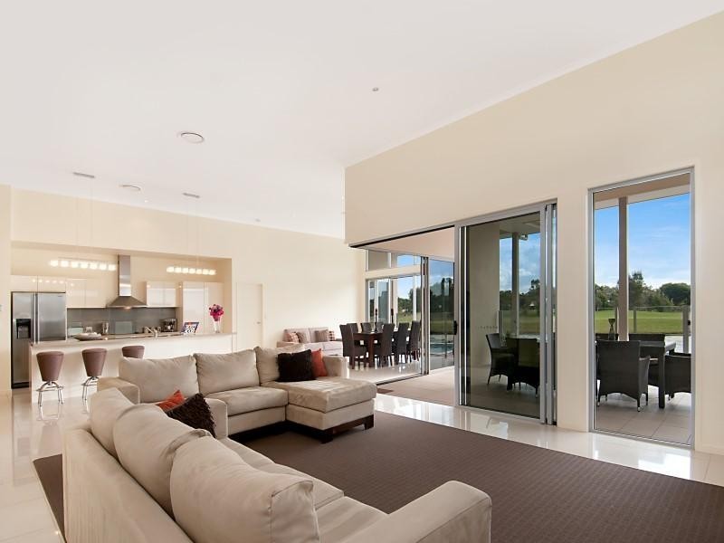 15 Francis Court, Pelican Waters QLD 4551