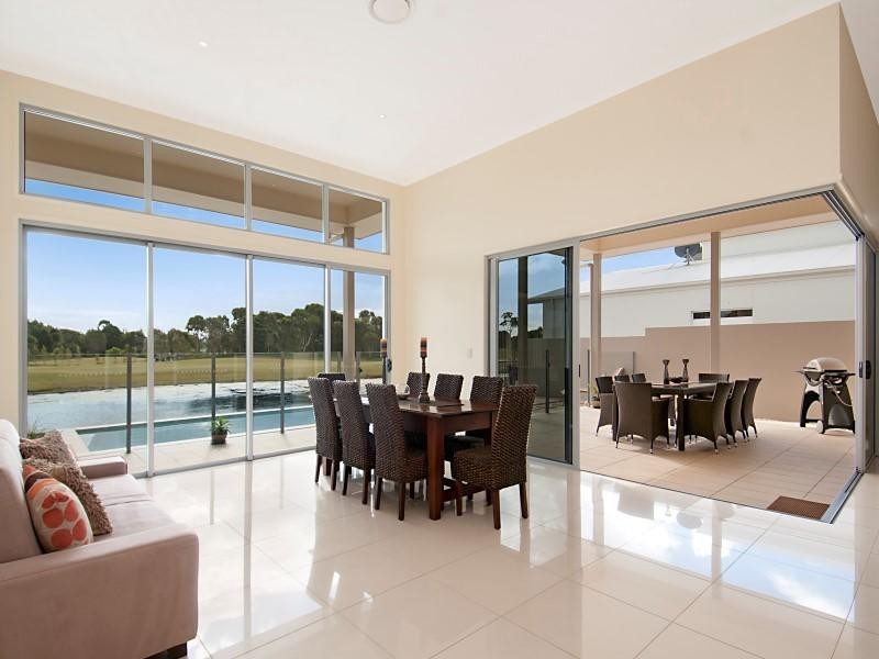 15 Francis Court, Pelican Waters QLD 4551