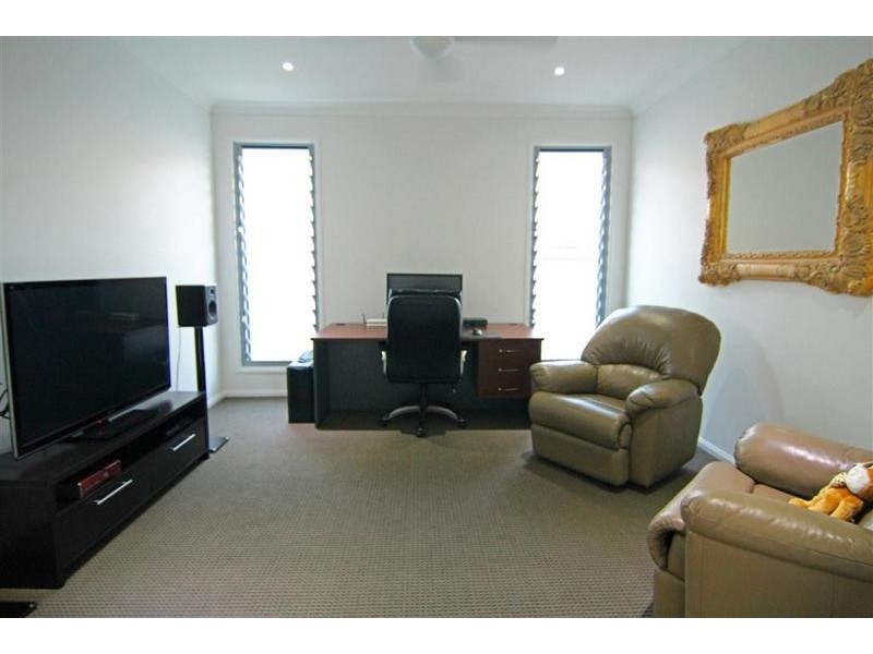 9 Francis Court, Pelican Waters QLD 4551