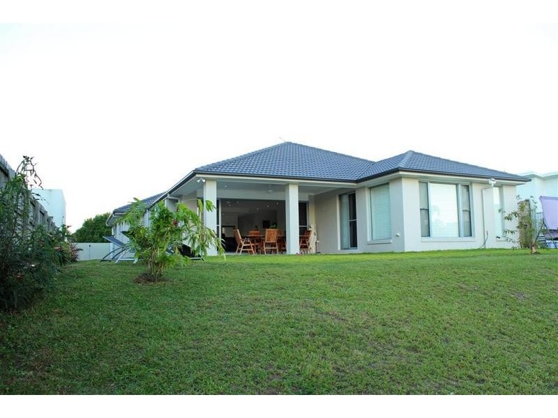 9 Francis Court, Pelican Waters QLD 4551