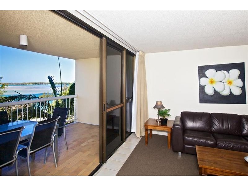 18/ 49 Landsborough Parade, Golden Beach QLD 4551