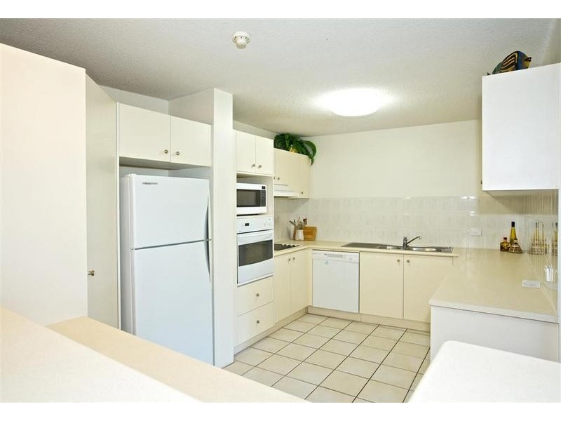 18/ 49 Landsborough Parade, Golden Beach QLD 4551