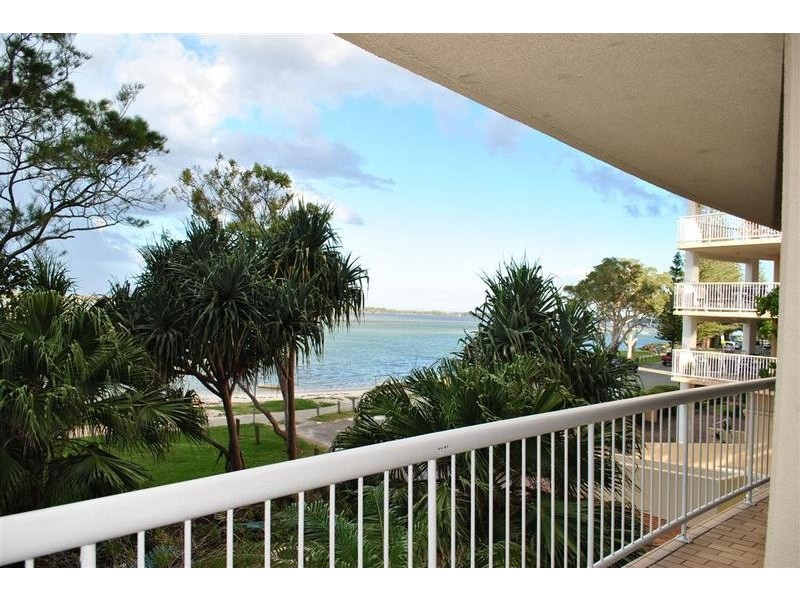 8/ 49 Landsborough Parade, Golden Beach QLD 4551