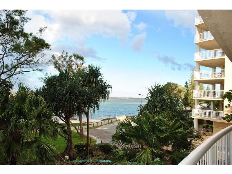 8/ 49 Landsborough Parade, Golden Beach QLD 4551