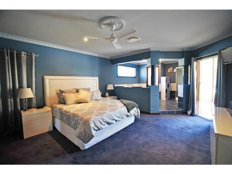 5 Ghostgum Close, Little Mountain QLD 4551