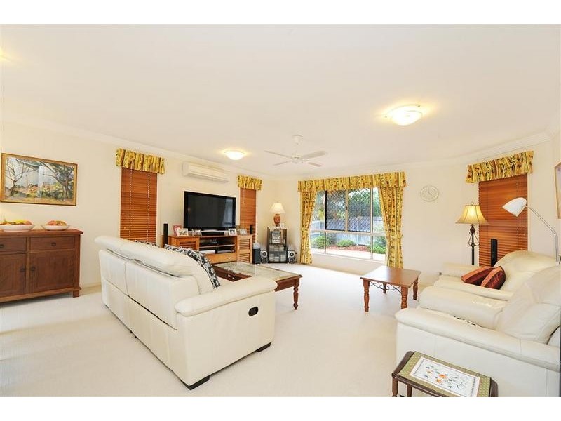 1 Gillingham Place, Pelican Waters QLD 4551