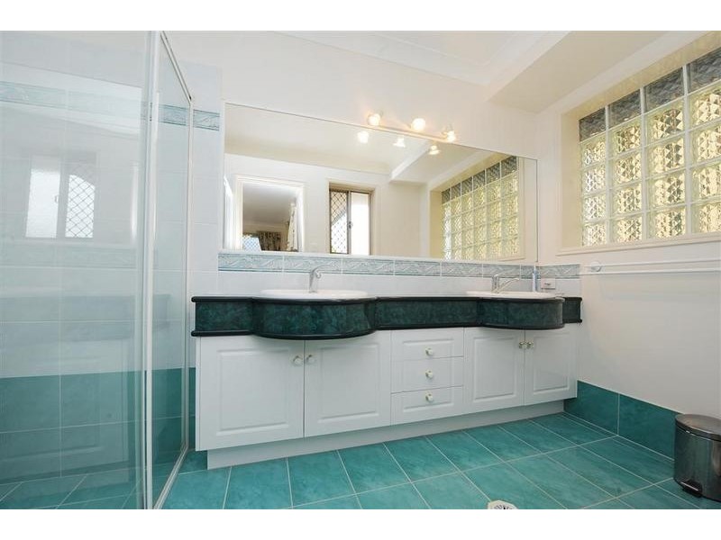 1 Gillingham Place, Pelican Waters QLD 4551