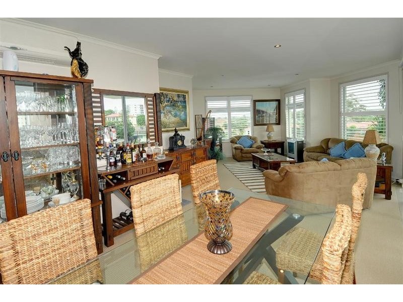 5/ 93 Landsborough Parade, Golden Beach QLD 4551