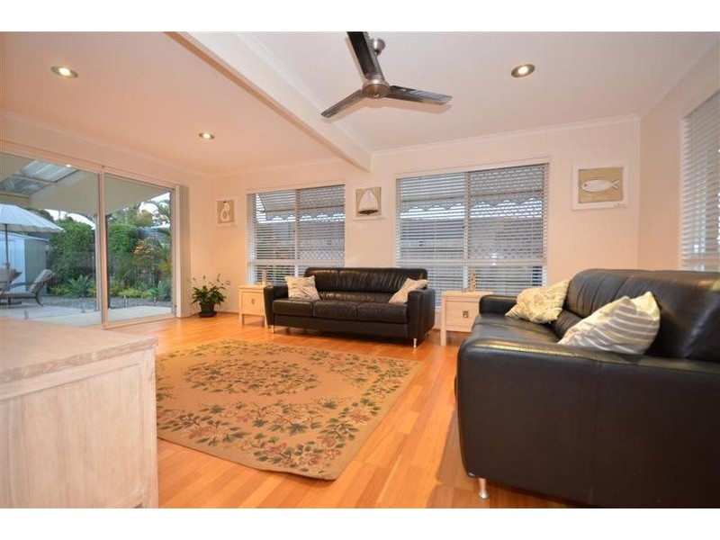 2 Grace Court, Pelican Waters QLD 4551