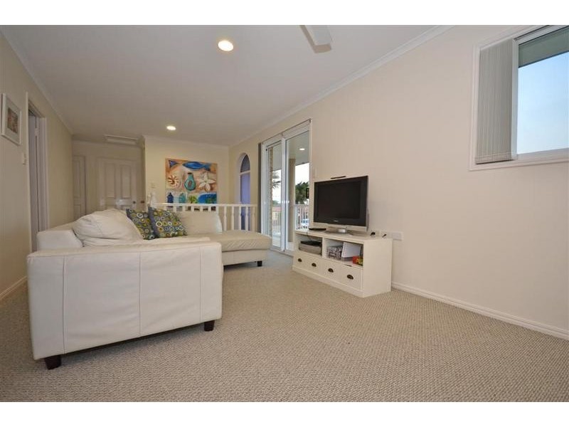 2 Grace Court, Pelican Waters QLD 4551