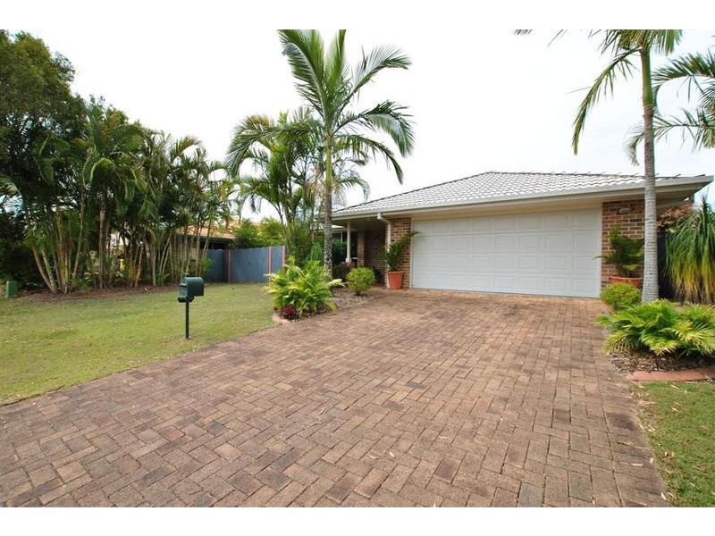 16 Gradorean Street, Pelican Waters QLD 4551