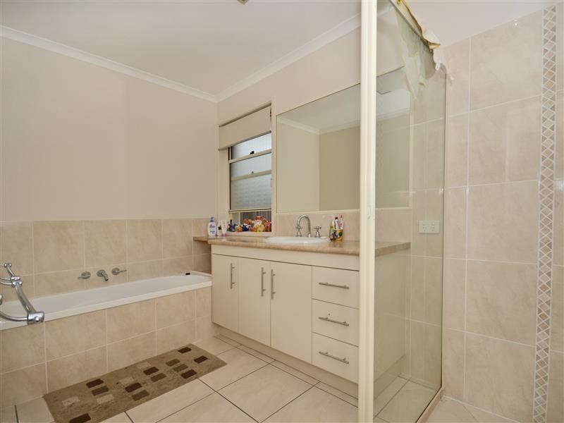 17 Grampion Drive, Caloundra West QLD 4551