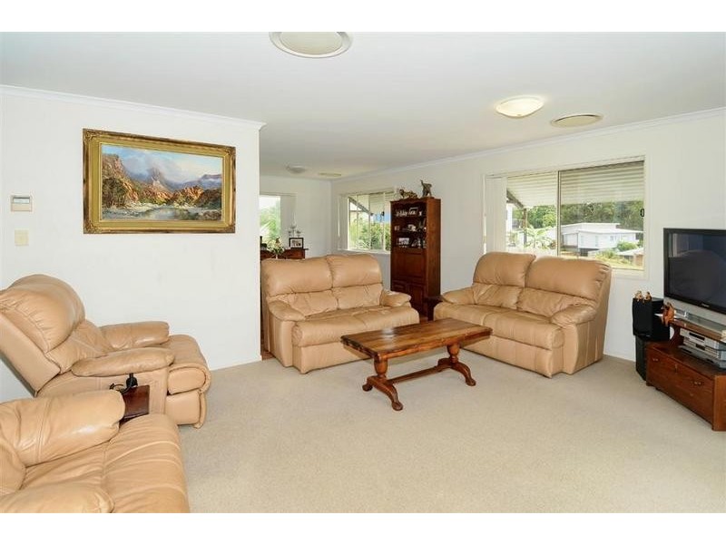 8 Greensboro Place, Little Mountain QLD 4551