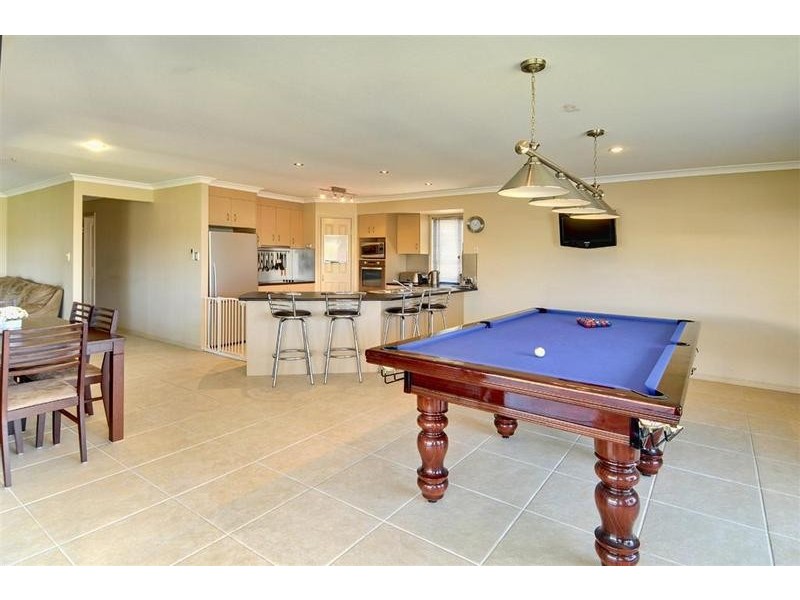 9 Greenvale Court, Little Mountain QLD 4551