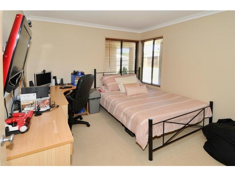 9 Greenvale Court, Little Mountain QLD 4551