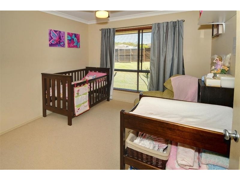 9 Greenvale Court, Little Mountain QLD 4551