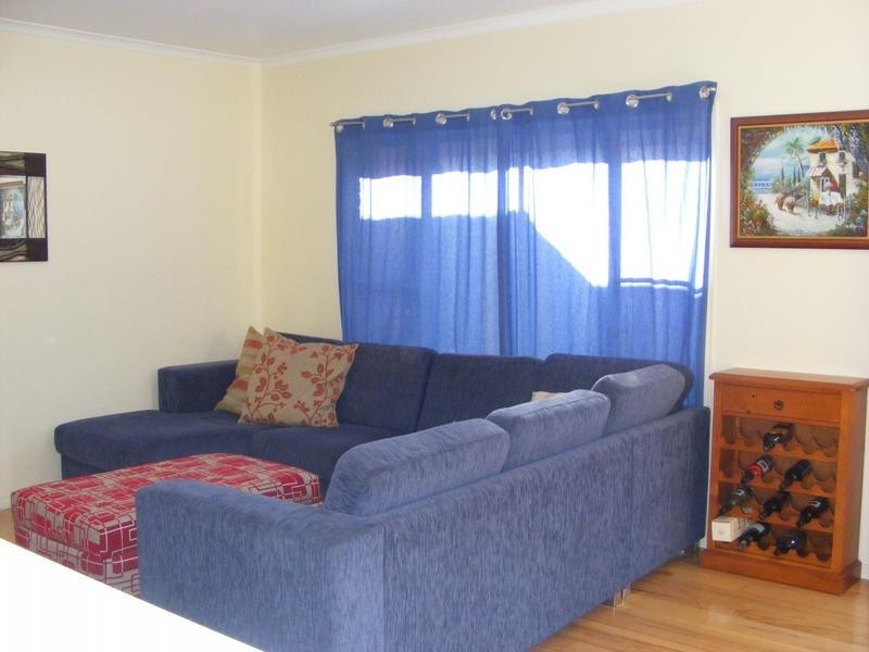 18 Griffin Crescent, Caloundra West QLD 4551