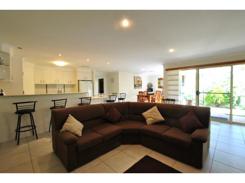 8 Gumview Place, Little Mountain QLD 4551