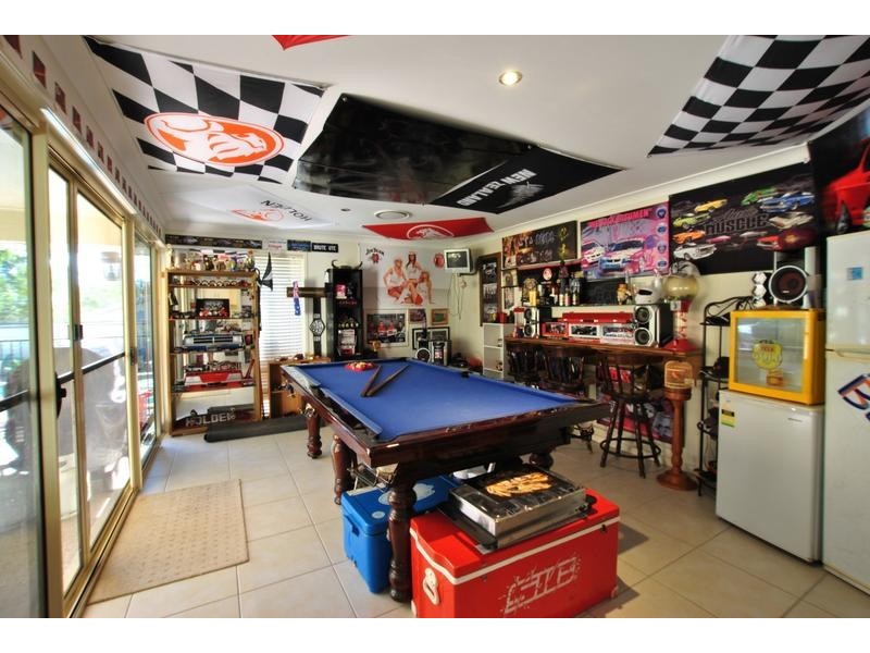 8 Gumview Place, Little Mountain QLD 4551