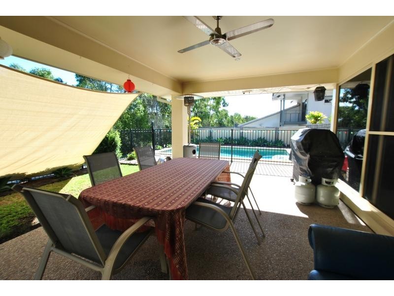 8 Gumview Place, Little Mountain QLD 4551