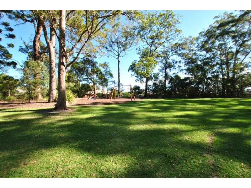 8 Gumview Place, Little Mountain QLD 4551