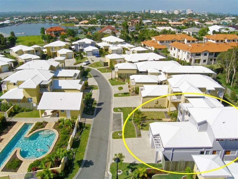 18/ 1 Harbourlights Way, Pelican Waters QLD 4551