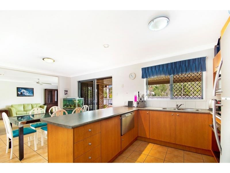 1 Heatherdale Court, Little Mountain QLD 4551