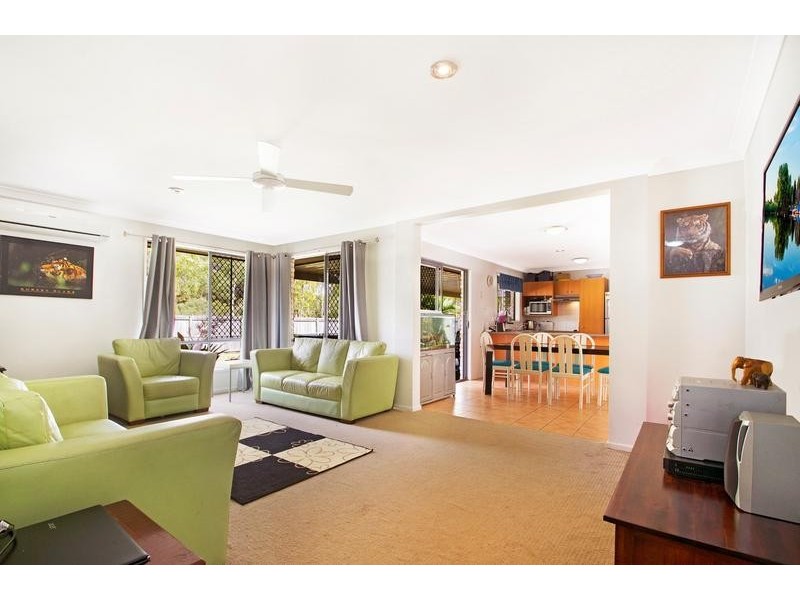 1 Heatherdale Court, Little Mountain QLD 4551