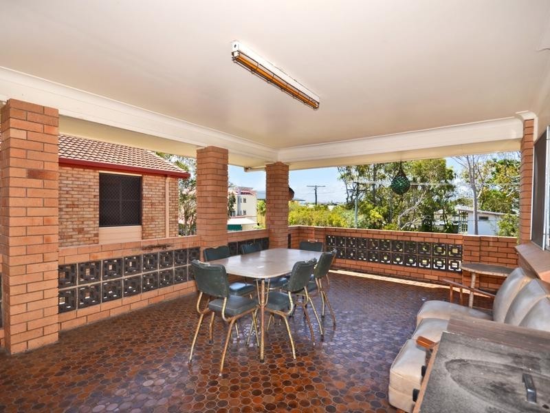 14 Henzell Street, Dicky Beach QLD 4551