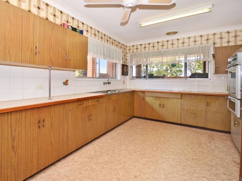 14 Henzell Street, Dicky Beach QLD 4551