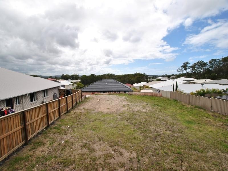 7 Highland Terrace, Little Mountain QLD 4551