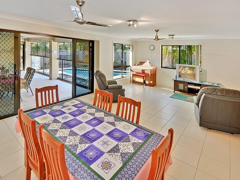 15 High Park Crescent, Little Mountain QLD 4551