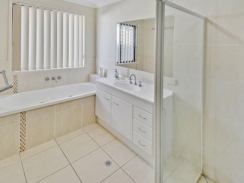 15 High Park Crescent, Little Mountain QLD 4551