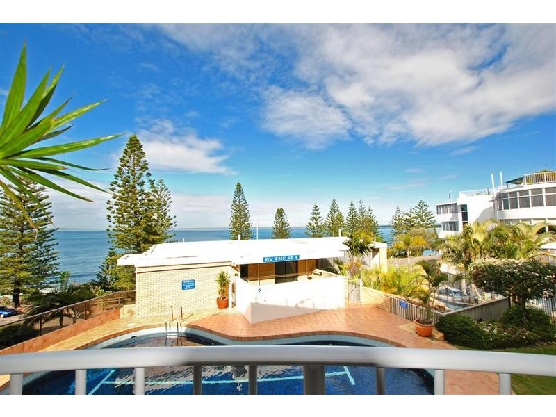 2/ 2 Burgess Street, Kings Beach QLD 4551