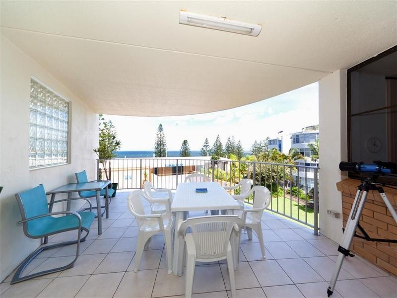 2/ 2 Burgess Street, Kings Beach QLD 4551