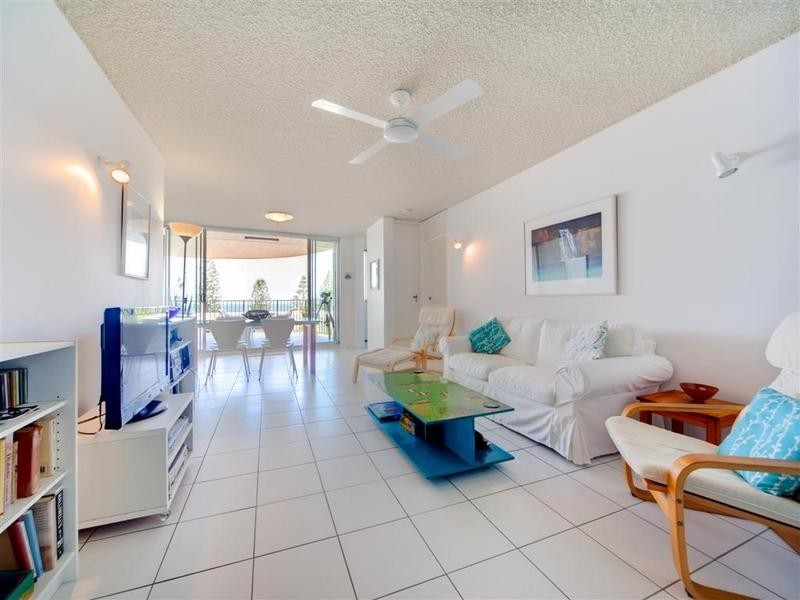 2/ 2 Burgess Street, Kings Beach QLD 4551