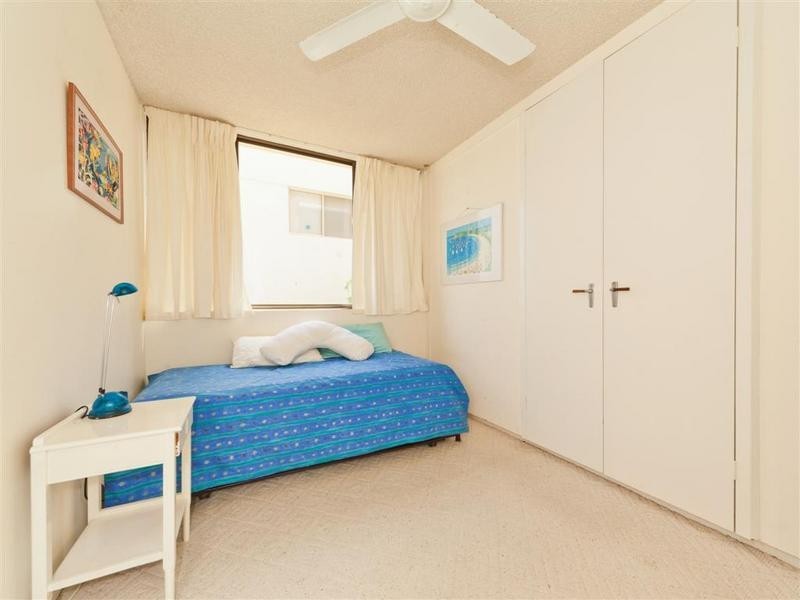 2/ 2 Burgess Street, Kings Beach QLD 4551