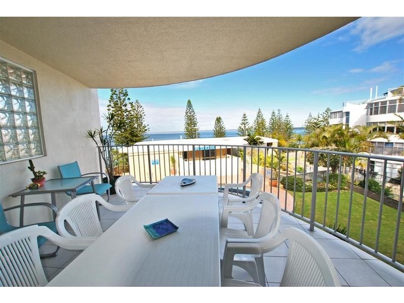 2/ 2 Burgess Street, Kings Beach QLD 4551