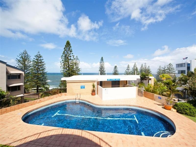 2/ 2 Burgess Street, Kings Beach QLD 4551