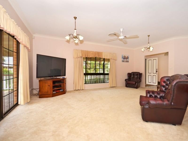 12 Homestead Drive, Little Mountain QLD 4551