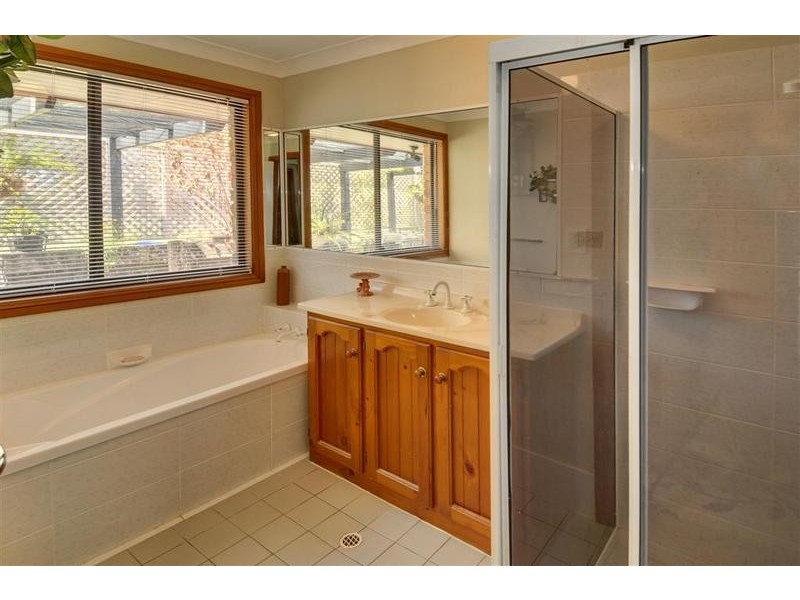 2 Ironbark Road, Little Mountain QLD 4551