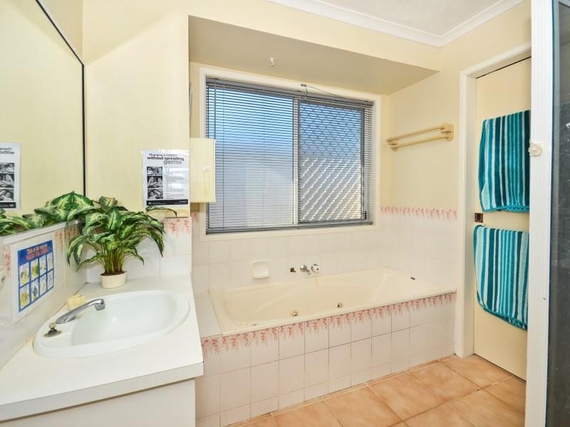 7 Ironbark Road, Little Mountain QLD 4551