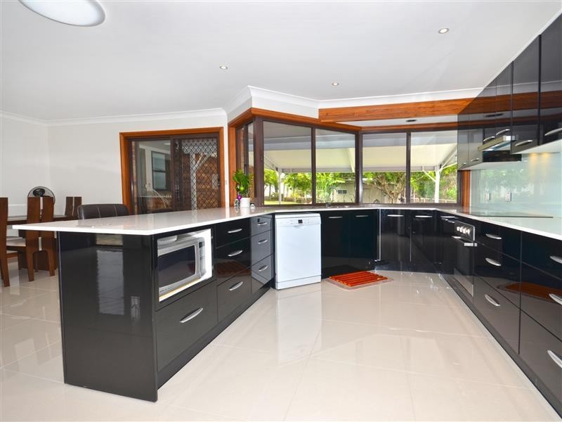 2 Ironbark Road, Little Mountain QLD 4551
