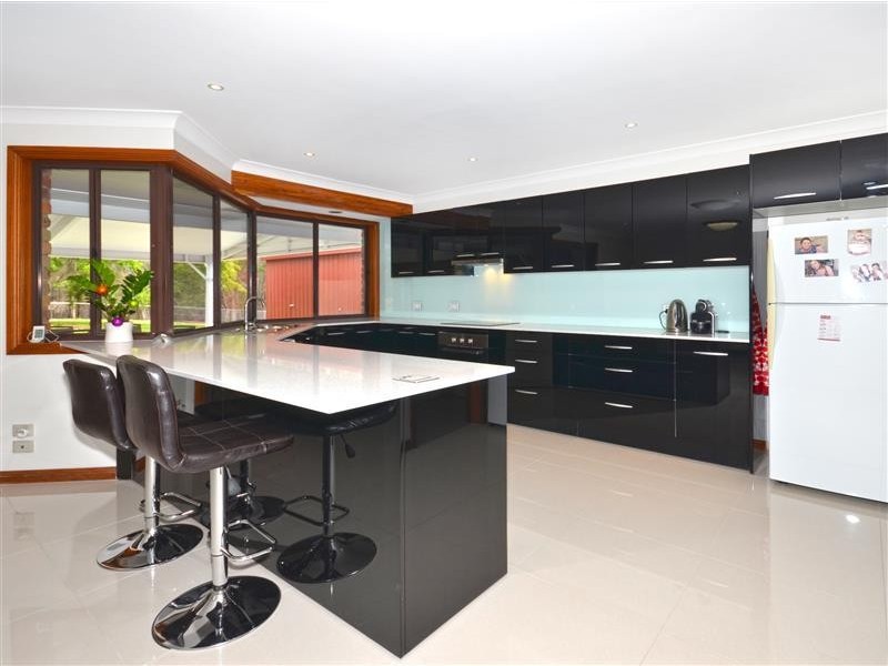 2 Ironbark Road, Little Mountain QLD 4551