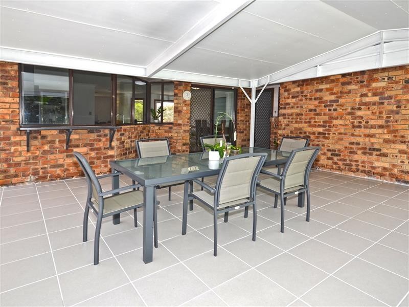 2 Ironbark Road, Little Mountain QLD 4551