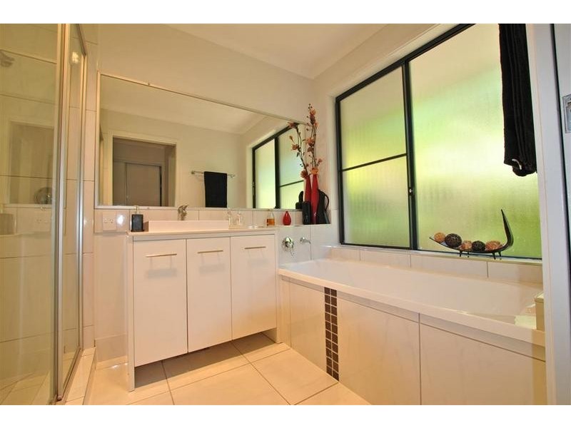 7 Jason Place, Little Mountain QLD 4551