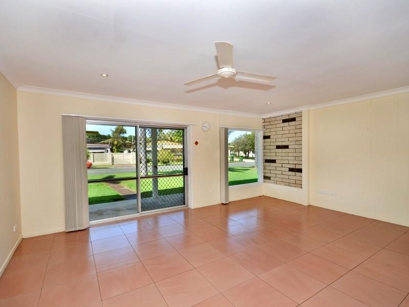 2 Jewel Street, Golden Beach QLD 4551