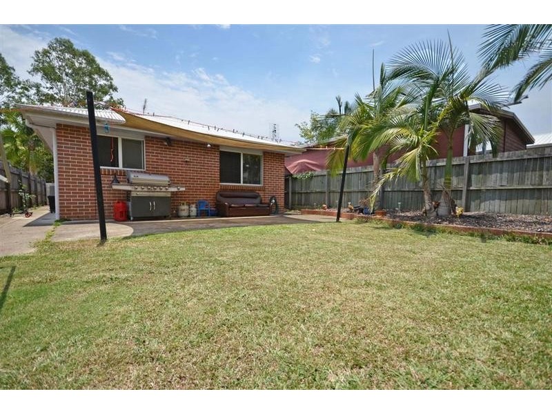 32 Jones Street, Mooloolah Valley QLD 4553