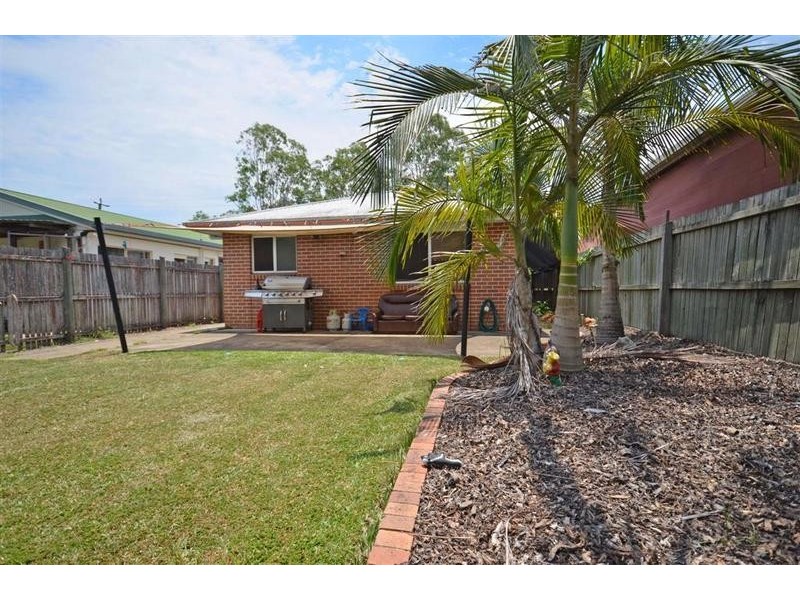 32 Jones Street, Mooloolah Valley QLD 4553